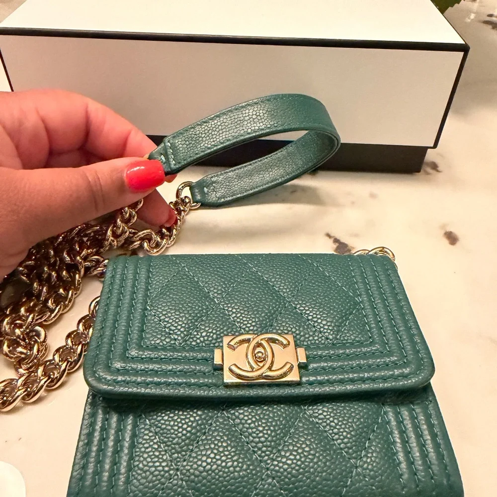 CHANEL Boy Caviar Card Holder Wallet on a chain- Green with gold hardware - Picture 12 of 14